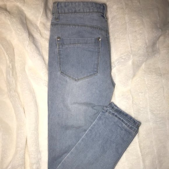 Mid-Rise, All Over, Ripped Boyfriend Jeans -Boohoo - Picture 3 of 5